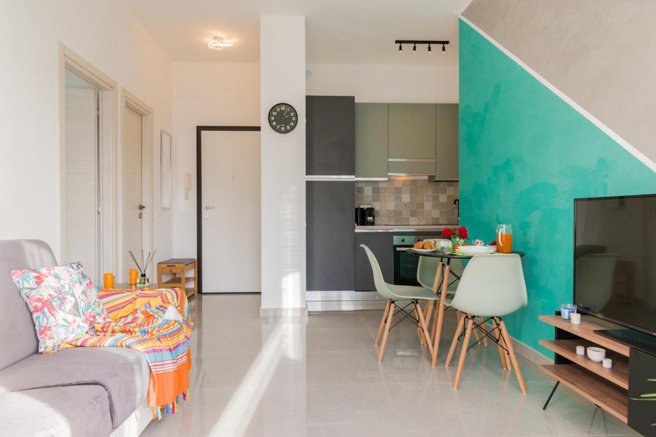 Casa Acqua Marina - 1 Min From The Sea, Wi-fi & Air Conditioning, Sea View Balcony