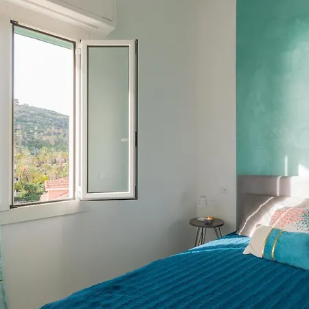 Casa Acqua Marina - 1 Min From The Sea, Wi-Fi & Air Conditioning, Sea View Balcony Bordighera Buitenkant foto