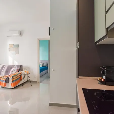 Casa Acqua Marina - 1 Min From The Sea, Wi-Fi & Air Conditioning, Sea View Balcony Bordighera Buitenkant foto