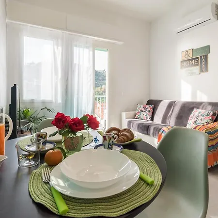 Casa Acqua Marina - 1 Min From The Sea, Wi-Fi & Air Conditioning, Sea View Balcony Bordighera Buitenkant foto