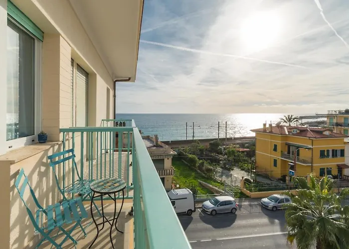 Casa Acqua Marina - 1 Min From The Sea, Wi-Fi & Air Conditioning, Sea View Balcony