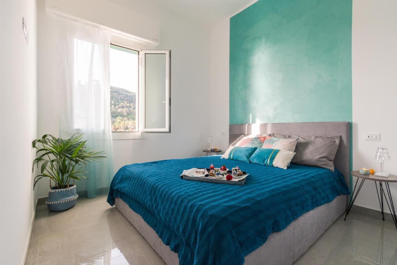 Casa Acqua Marina - 1 Min From The Sea, Wi-fi & Air Conditioning, Sea View Balcony * Bordighera