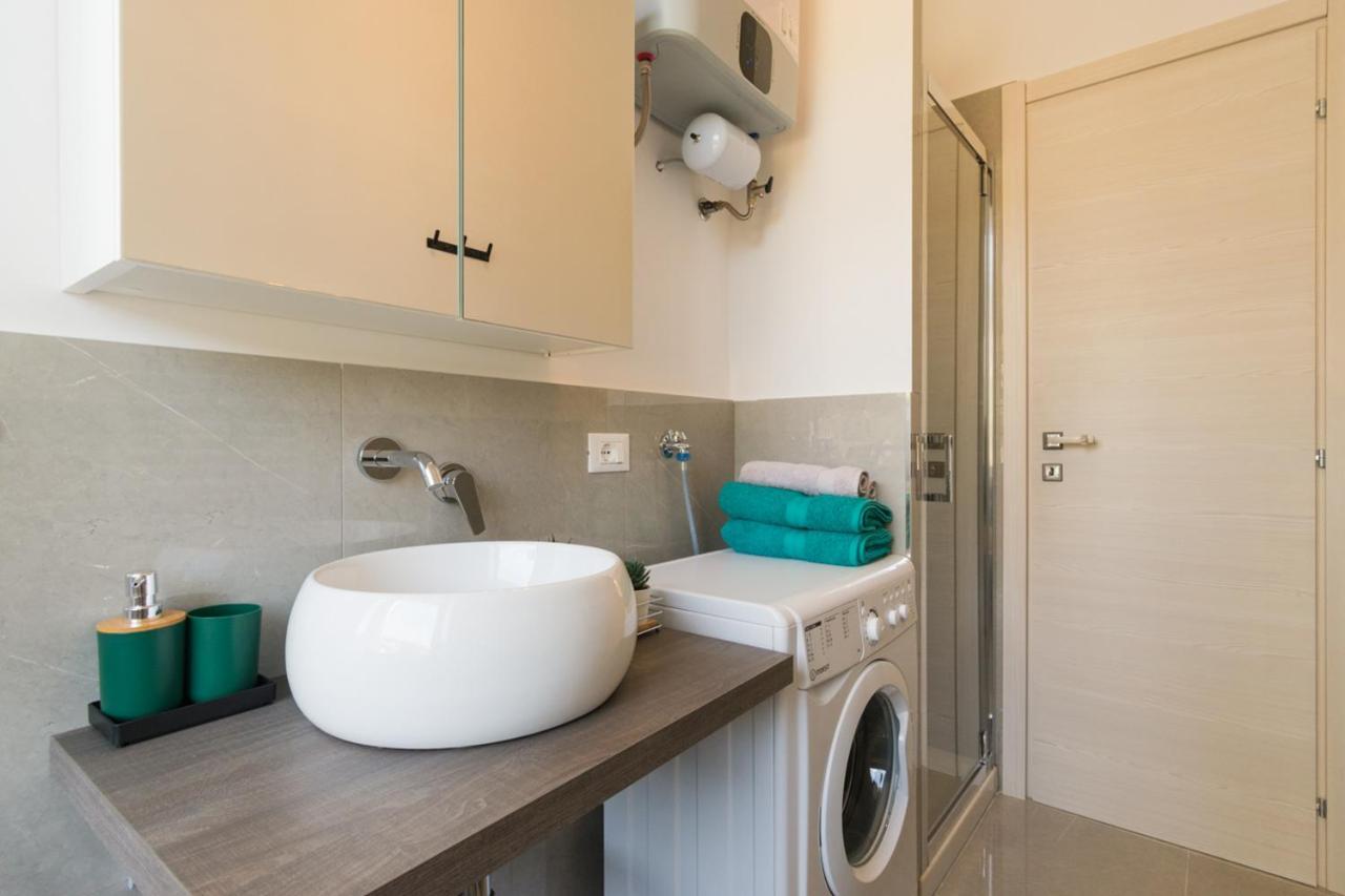 Apartment Casa Acqua Marina - 1 Min From The Sea, Wi-fi & Air Conditioning, Sea View Balcony Bordighera